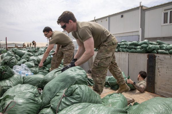 U.S. soldiers stacking sandbags at Erbil Air Base, Iraq (file photo)