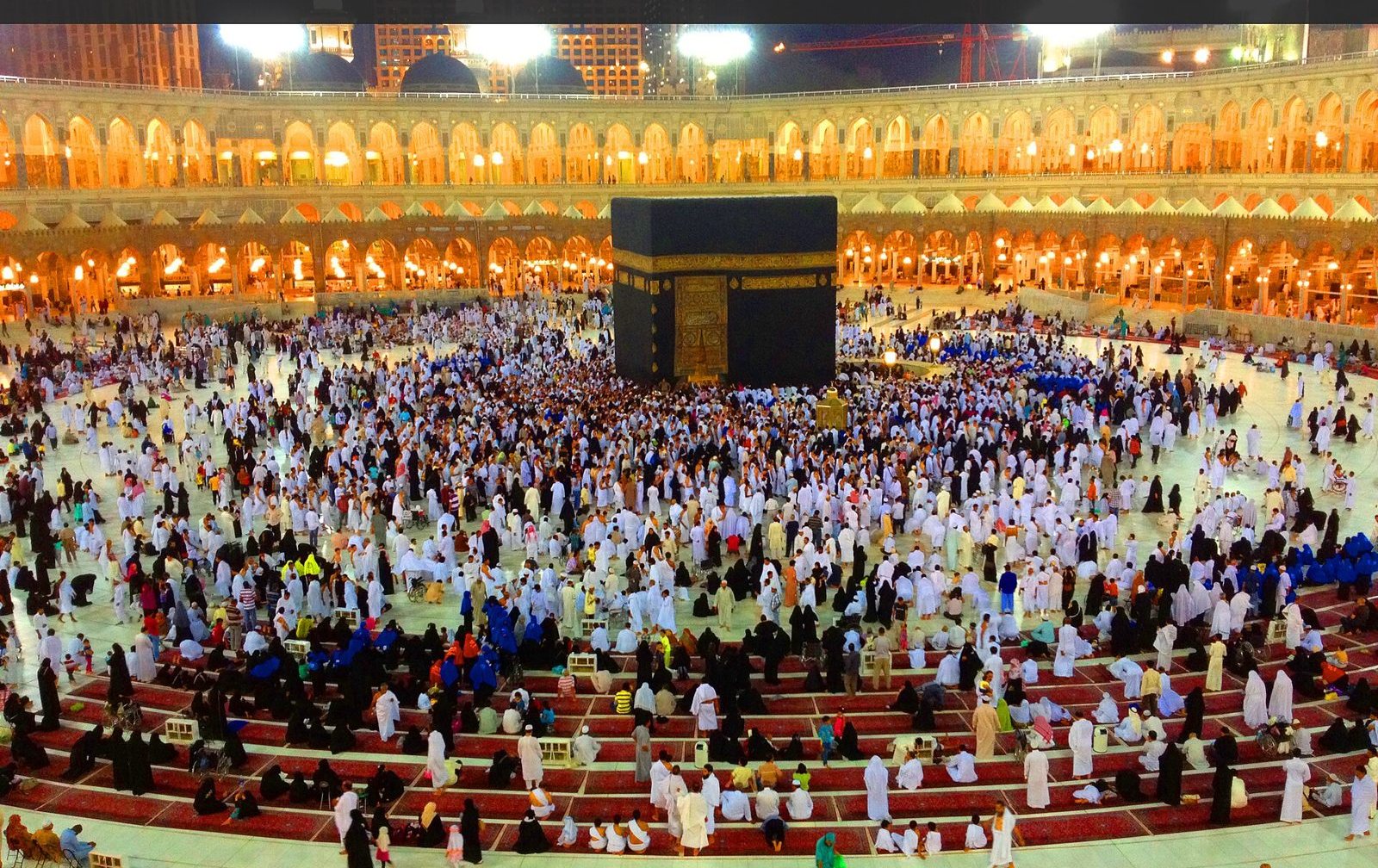 Worshippers at Masjid al-Haram (the Grand Mosque) in Makkah at night — file photo